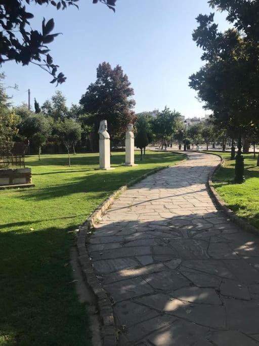 Pleasantstay City Appartement Thessaloniki Buitenkant foto