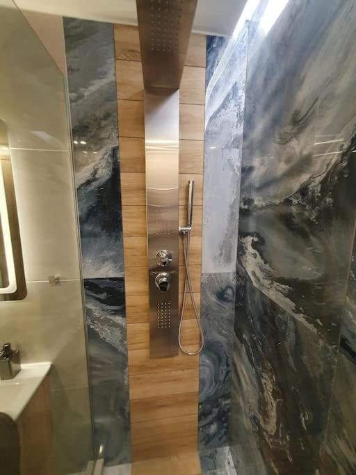 Pleasantstay City Appartement Thessaloniki Buitenkant foto